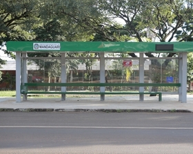 Abrigos de passageiro de ônibus