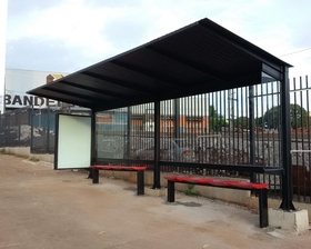 Abrigos de passageiro de ônibus