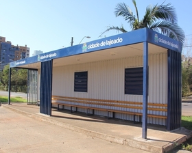 Abrigos de passageiro de ônibus