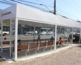 Abrigos de passageiro de ônibus