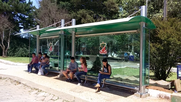 Abrigos de passageiro de ônibus